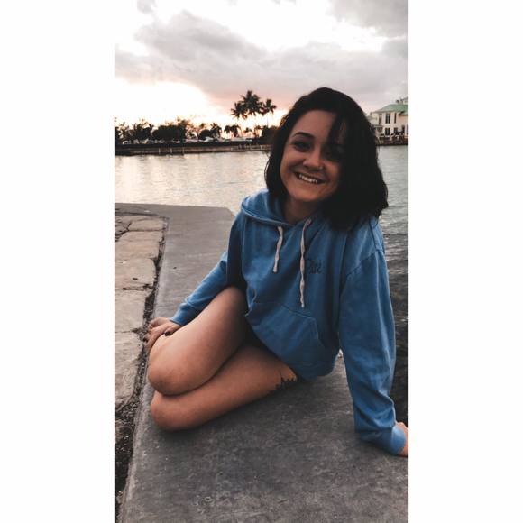 Meet your Posher, Haley - Picture 1 of 1